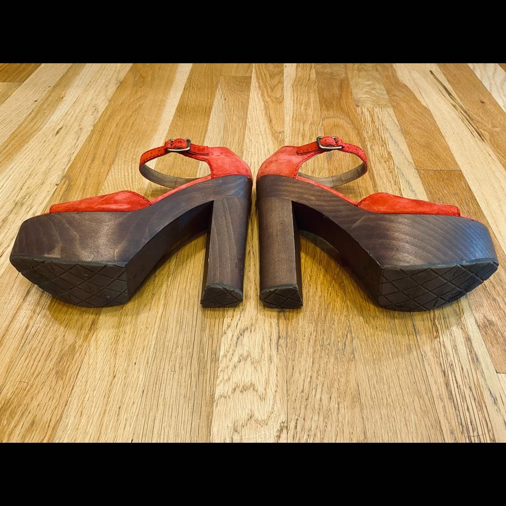 CHANEL Red Suede Wooden Platform Sandals (38) - Picture 10 of 16